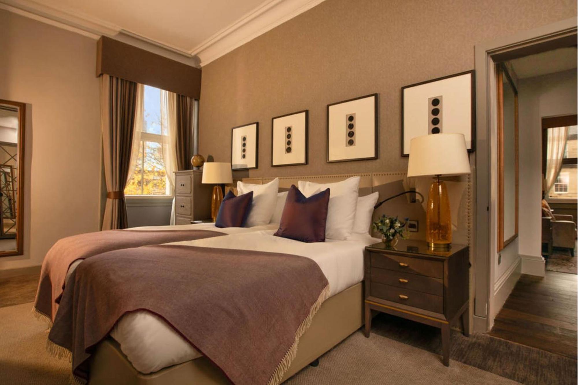 Intercontinental Edinburgh The George By Ihg Hotel Ngoại thất bức ảnh A bedroom at the hotel