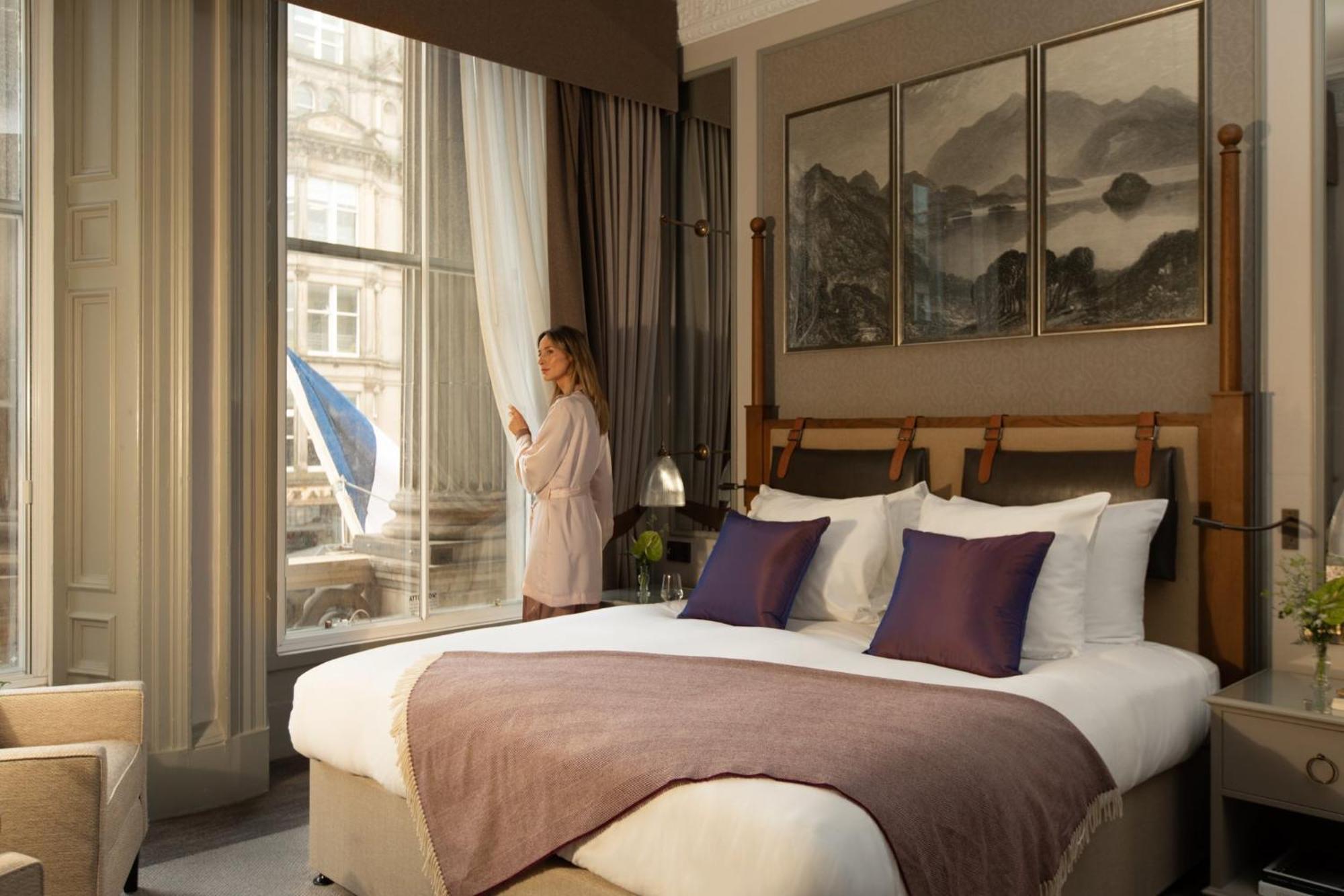 Intercontinental Edinburgh The George By Ihg Hotel Ngoại thất bức ảnh A bedroom at the hotel